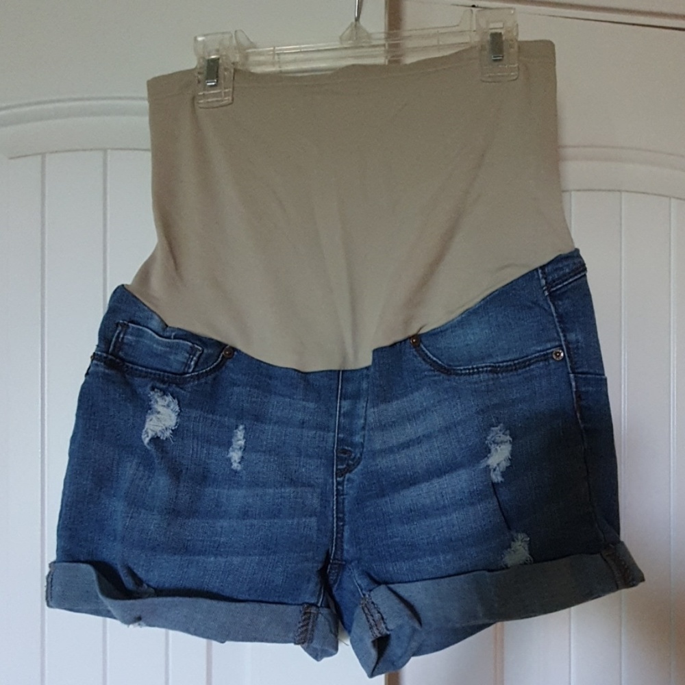 Maternity shorts